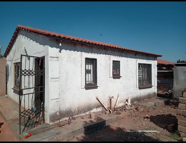 2 BEDROOM HOUSE FOR SALE IN SOSHANGUVE SOUTH